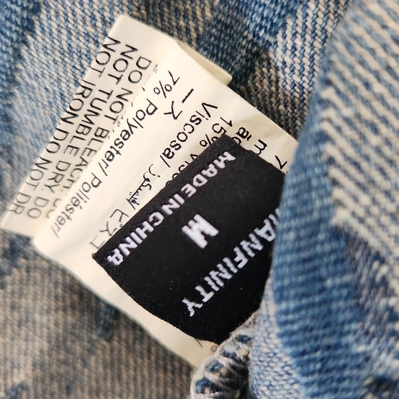 NEW! DISTRESSED DENIM JACKET SIZE MEDIUM - Picture 5 of 5